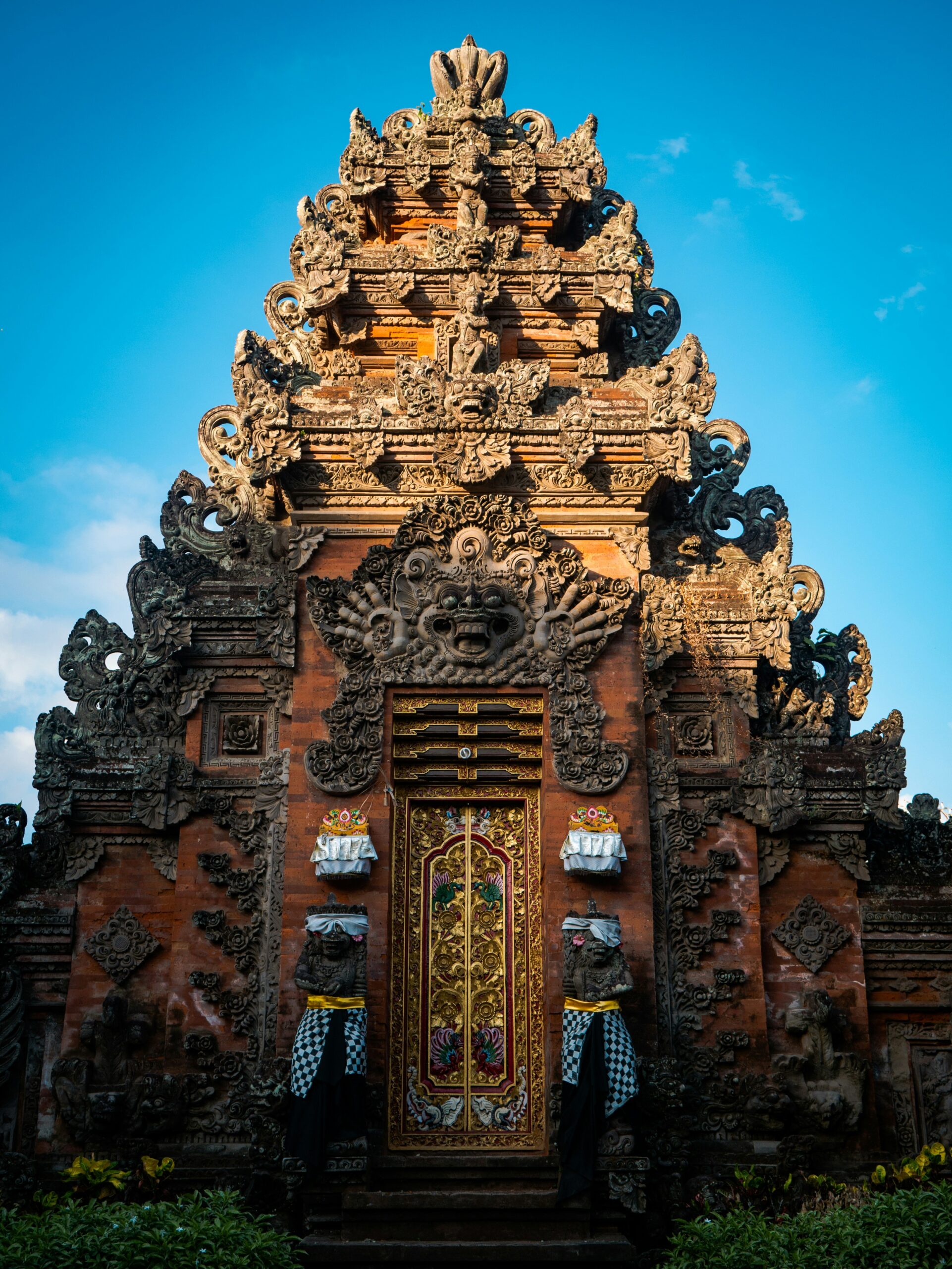 Templo milenario en la naturaleza en Ubud Templo milenario en la naturaleza en Ubud